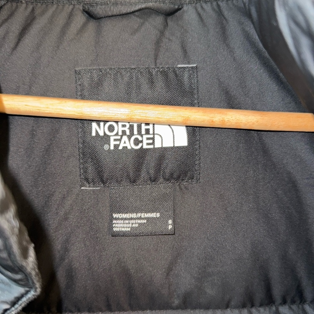 North Face Women's Down Parka - Picture 3 of 9